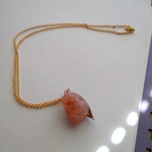 Peaches and gold agate with leaf on 18 inch goldtone chain